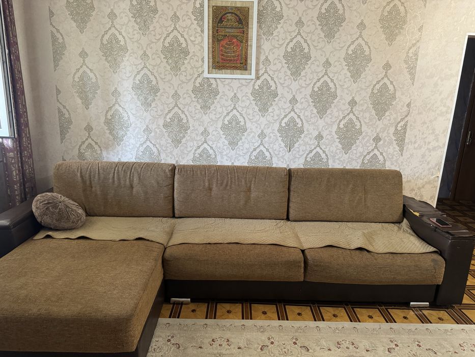 Продам диван из дерева