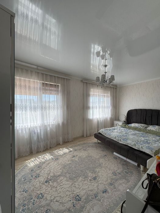 Спальный кровать