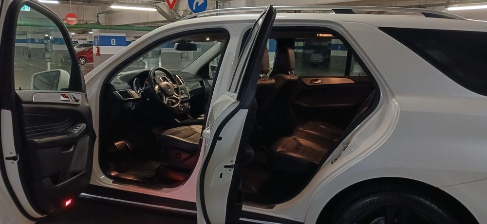 MERCEDES ML 250, 2,2 diesel, an 2015,EURO 6, Packet AMG, 4 MATIC 4x4, Alb Perla, Ingrijit, Acte Zi