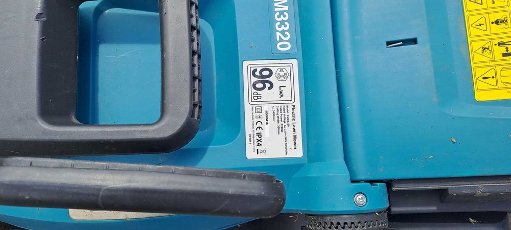 Masina tuns iarba Makita LEM 3320