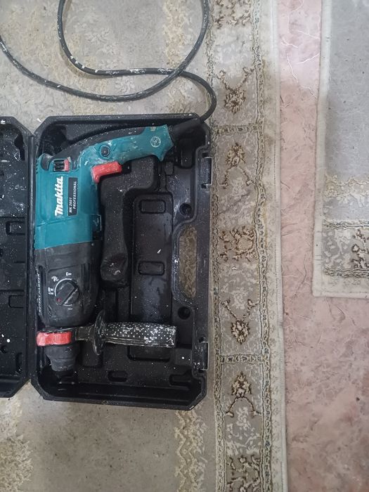 Перфоратор Makita