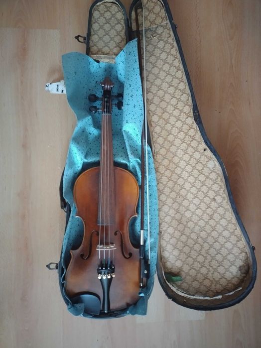 Старинна цигулка