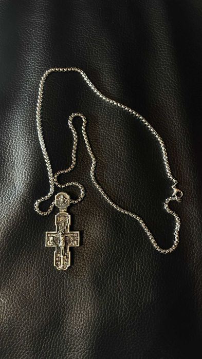 Сребърен двустранен кръст с синджир