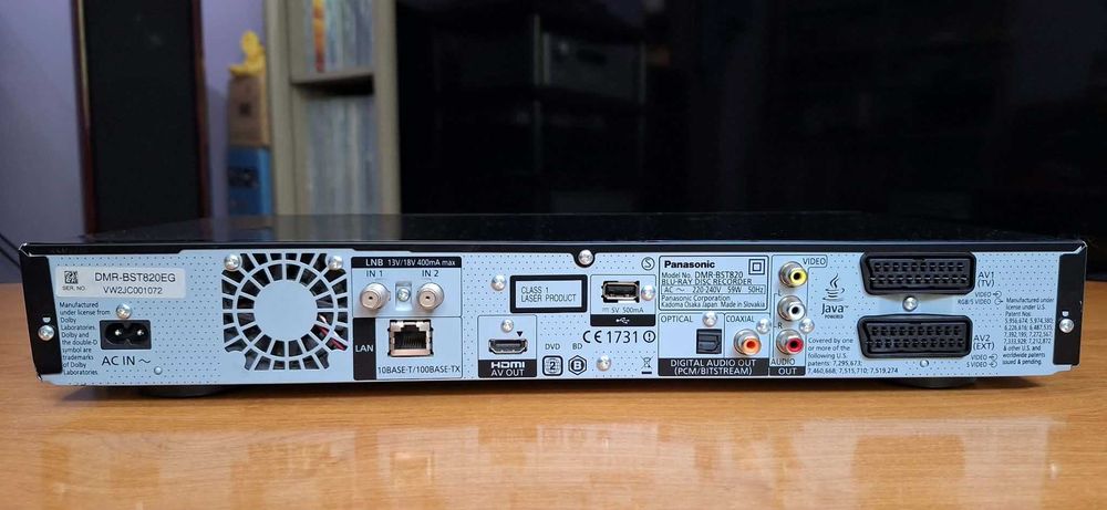 Blu-Ray Panasonic DMR-BST 820 Cu Telecomanda