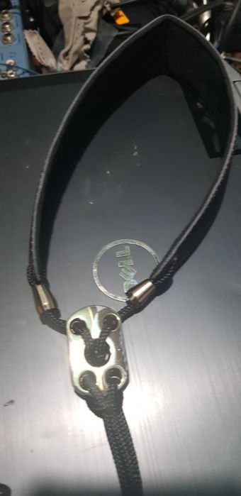 Луксозна каишка БЯЛА и ЧЕРНА за саксофон,кларинет,бузуки