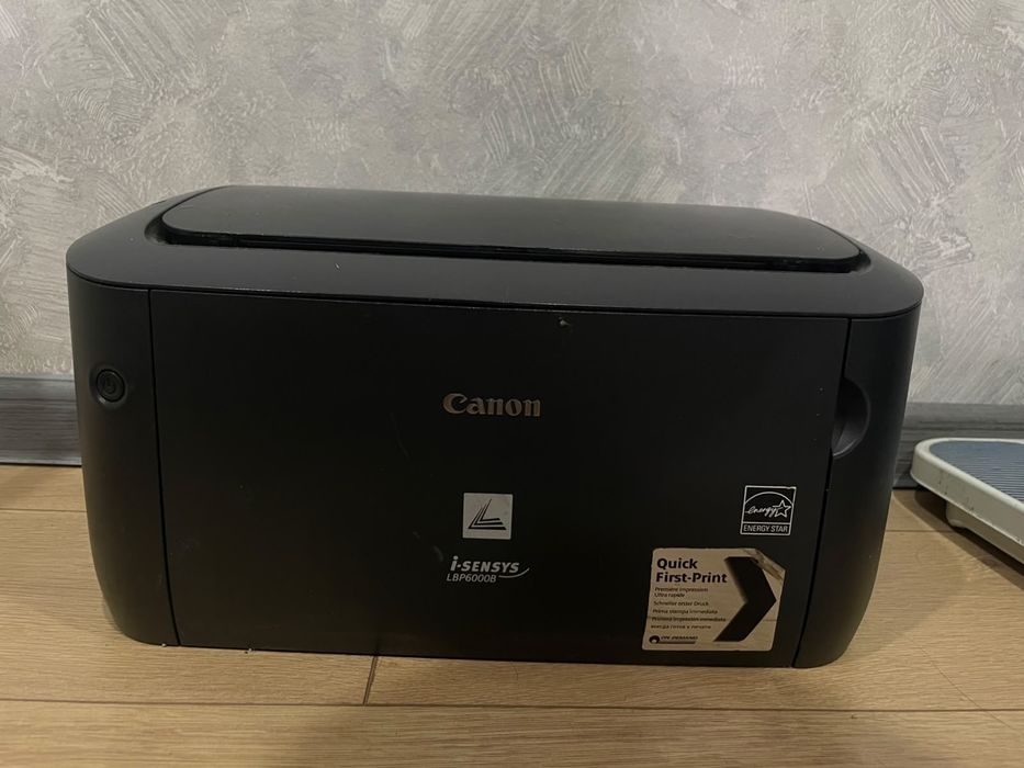 Продаётся лазерный принтер Canon i-SENSYS LBP6000B