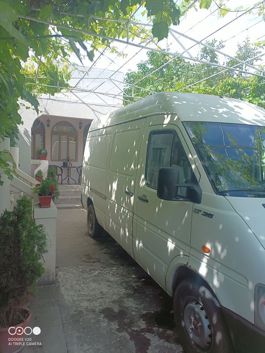 Transport marfă , mobilă,debarasari ,mutari ,diferite obiecte
