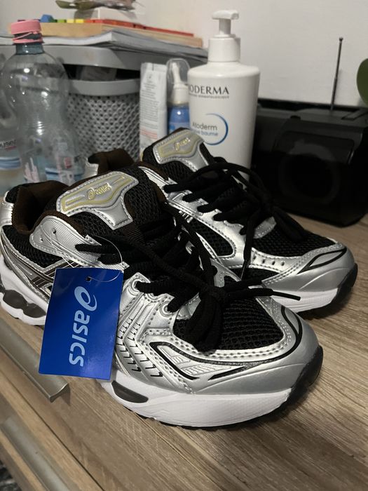 Adidasi asics noi