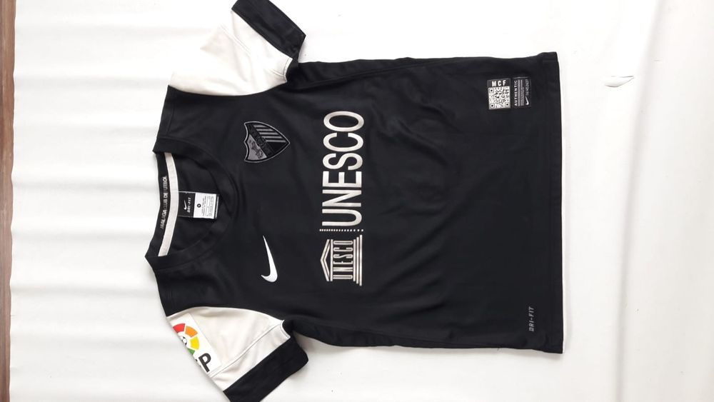 Tricouri originale Adidas și Nike