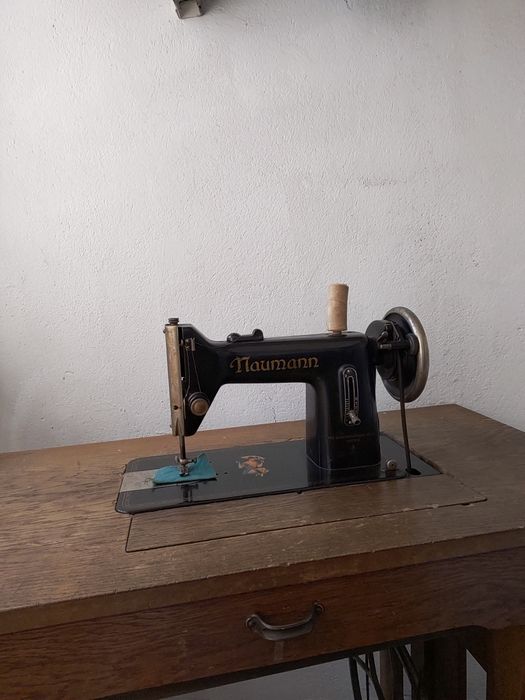 Продавам шевна машина "Nauman" Drezden!