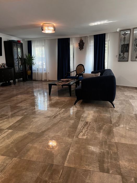 Casa modernă de vanzare