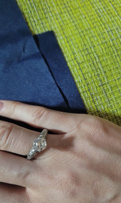 Продам серьги, кольцо и колье в отличном состоянии