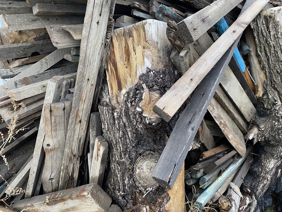 Дрова для отопления.
