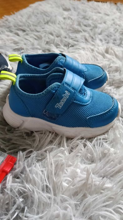 Детские кроссовки 22 размер