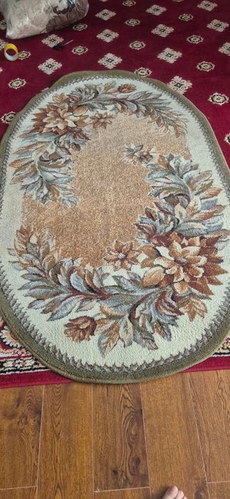 Продам ковер 204см Х 122см