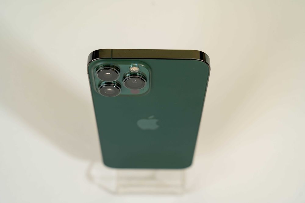 iPhone 13 Pro Max 256GB / Като нов / Пълен комплект