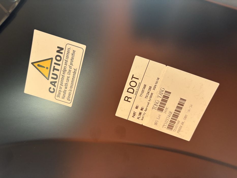 Крыло на камри 75