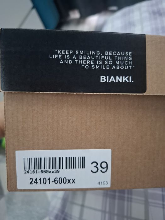 Продавам сандали на Bianki