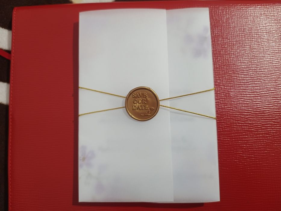 Invitații și brățări