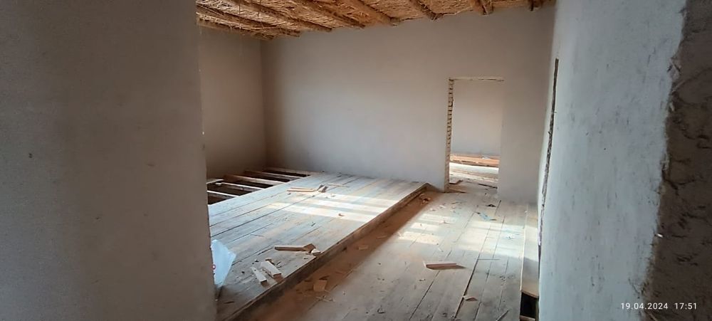 Уй сатылады 11х14  черновой  жагдайда тур