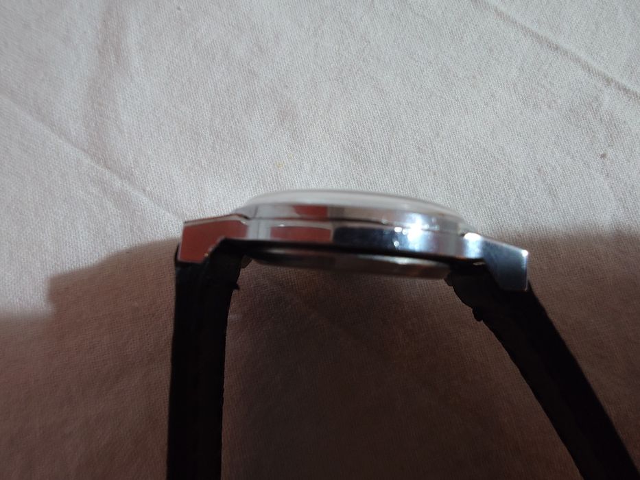 Ракета вечен календар - съветски механичен часовник, а ръчно навиване.