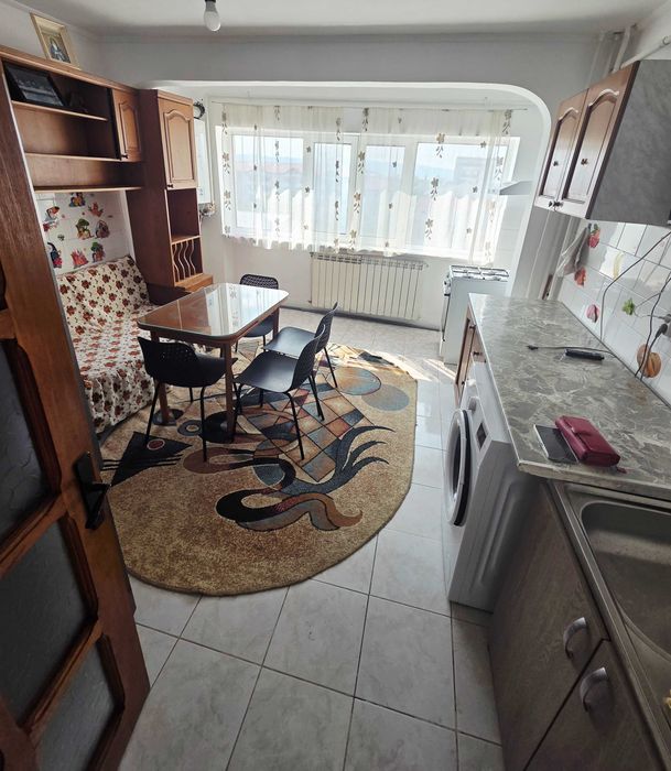 Apartament 2 camere cu centrala proprie de inchiriat