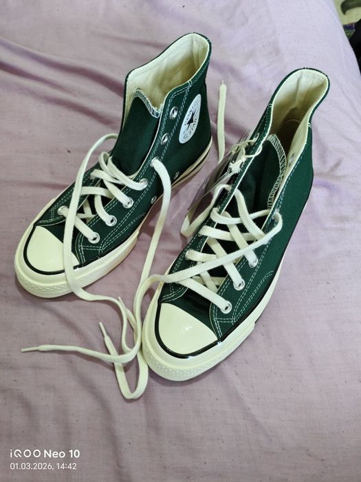 Продам кроссовки (коверсы) 38 разм