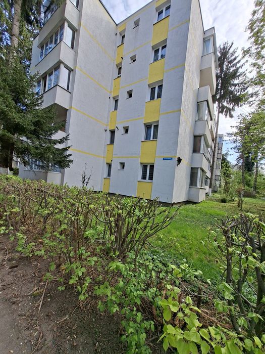 Vând apartament 3 camere