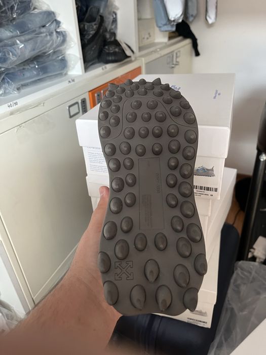 Off white odsy (marimi 40;41)