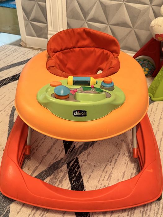 Ходунки Chicco ораньжевые