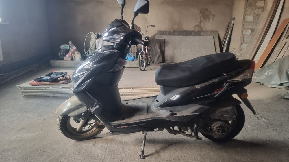 Мопед скутер не новый