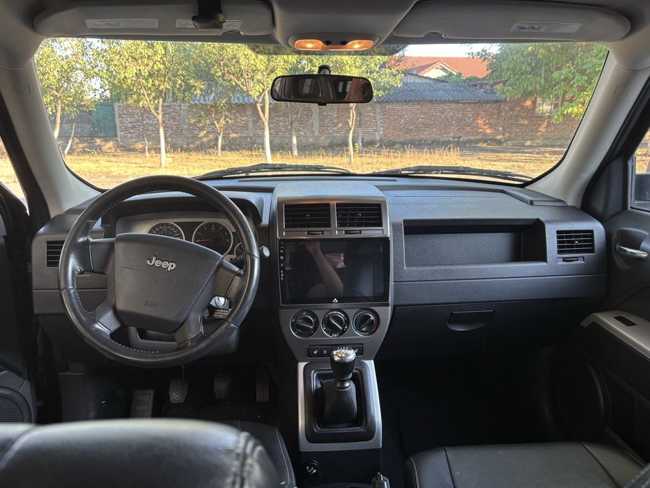 Vând Jeep Patriot