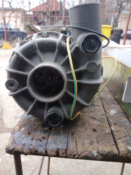 Vând reductor, electropompa trifazica, ax transmisie