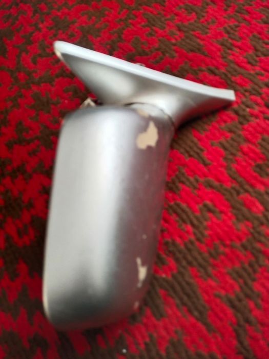 Продам зеркала левый правый хароши состояние