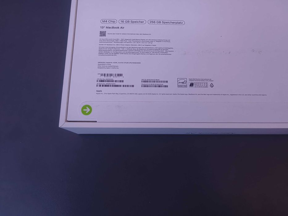НОВ MacBook Air 13" M4 чип 16/256 GB 2025 Запечатан, гаранция 2027г.