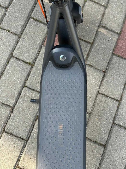 Trotinetă electrică NINEBOT F2 PRO