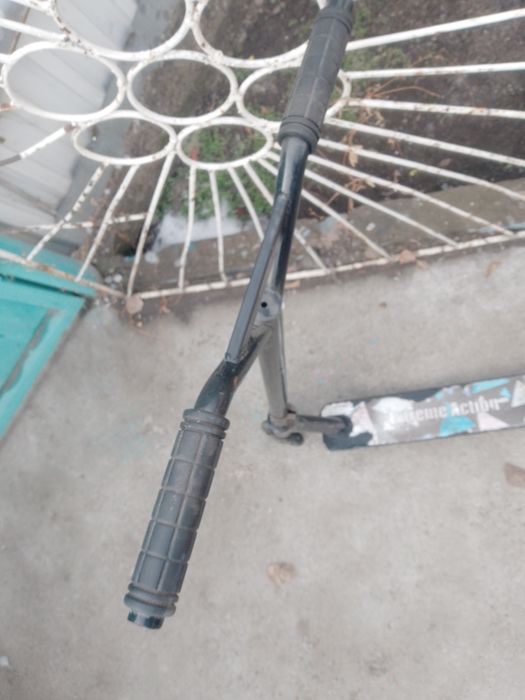 Продам трюковой самокат б/у