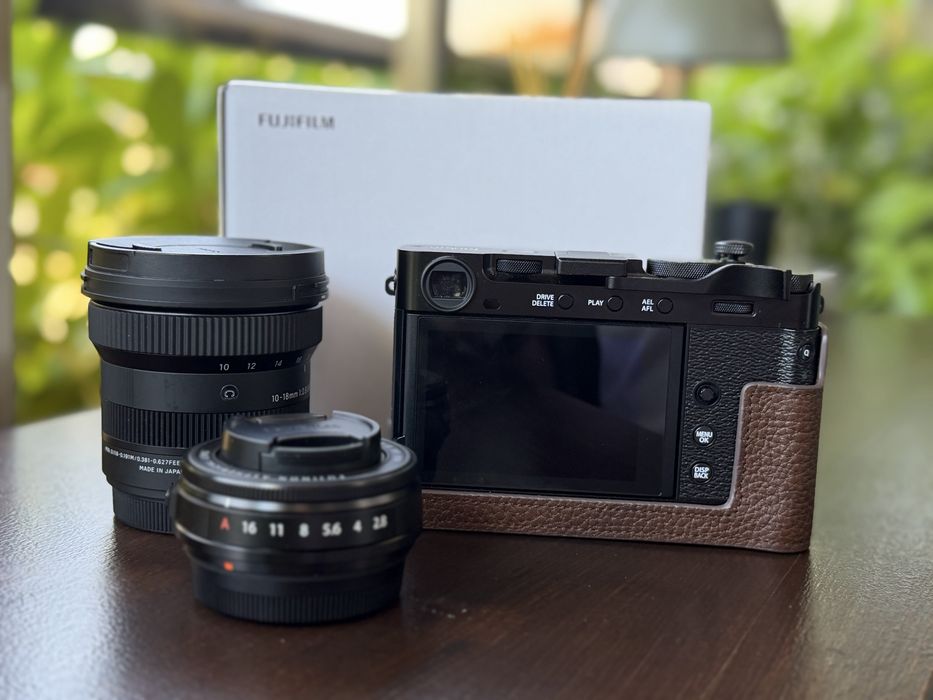 фотоапарат Fujifilm X-E5 + два обектива