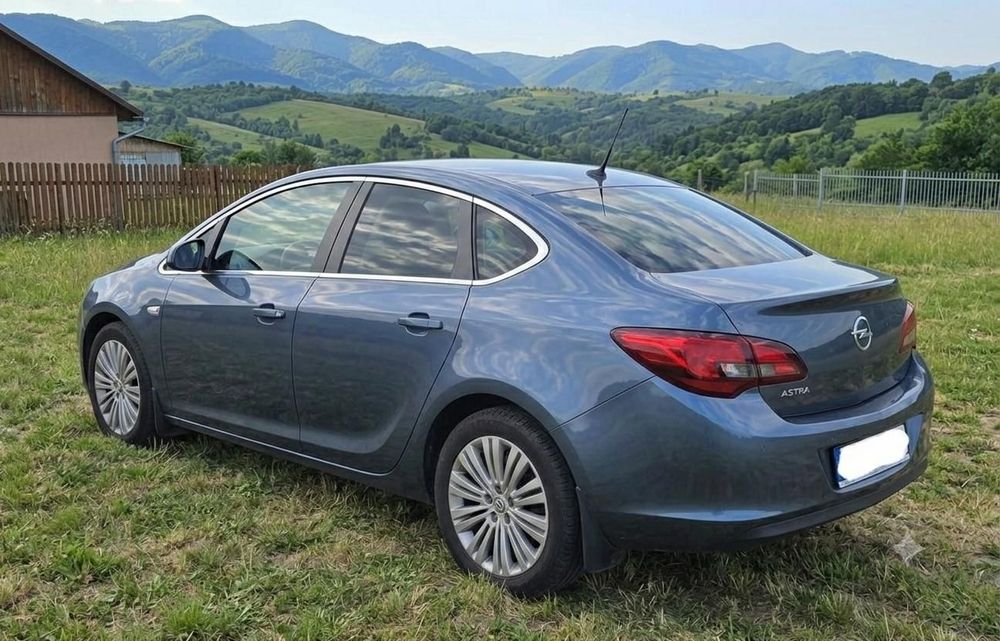OPEL Astra 2013 — imagine 3
