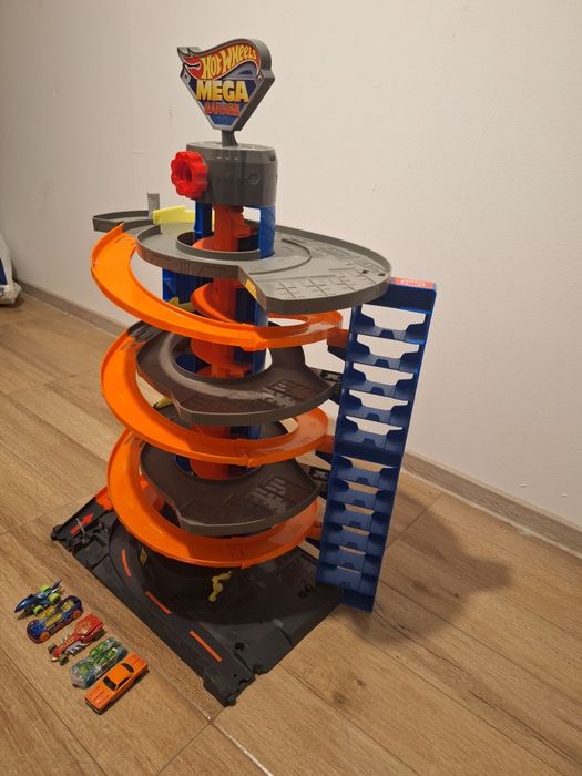 Set de joaca Hot Wheels City Mega Garage