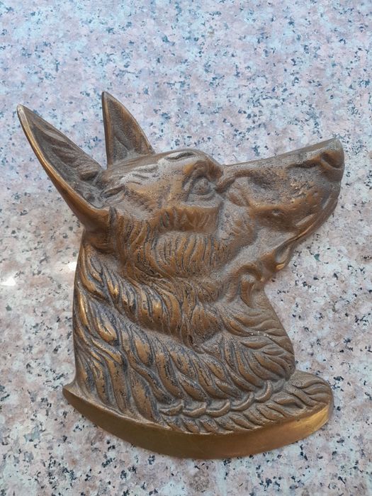 Placheta veche din bronz masiv,  câine lup, transport gratuit