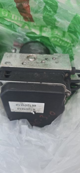 Vând Pompa ABS audi a6c6