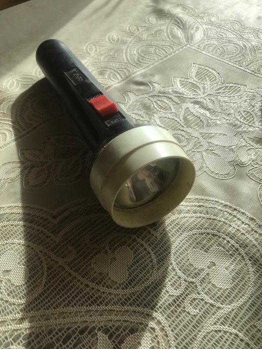 Фонарик на батарейках