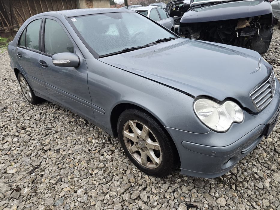 Продавам мерцедес ц200 комресор на части