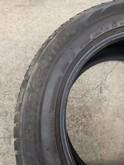 Единични гуми 255/55/19 Pirelli Bridgestone по 1бр