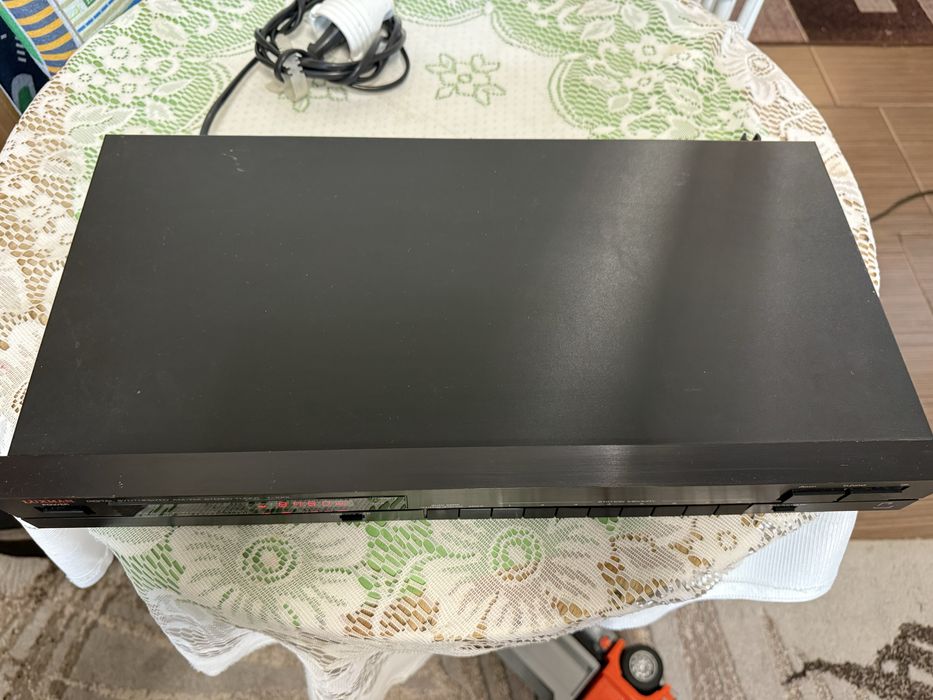 Luxman T-100l FM Тунер