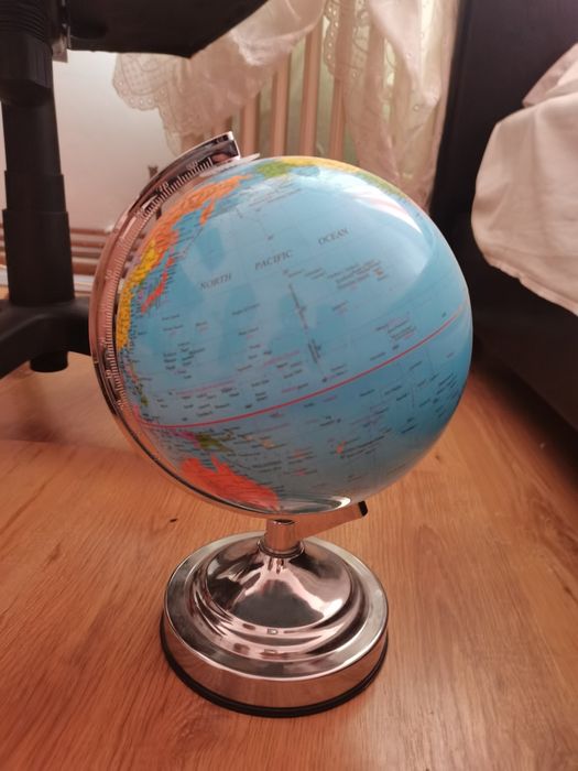 Glob pământesc de vânzare