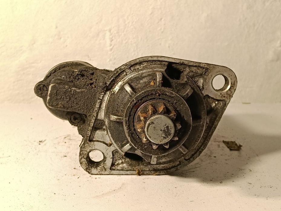 Стартер Bosch 0001125605 за VW Transporter T5 / Touareg / Crafter 2.5 TDI