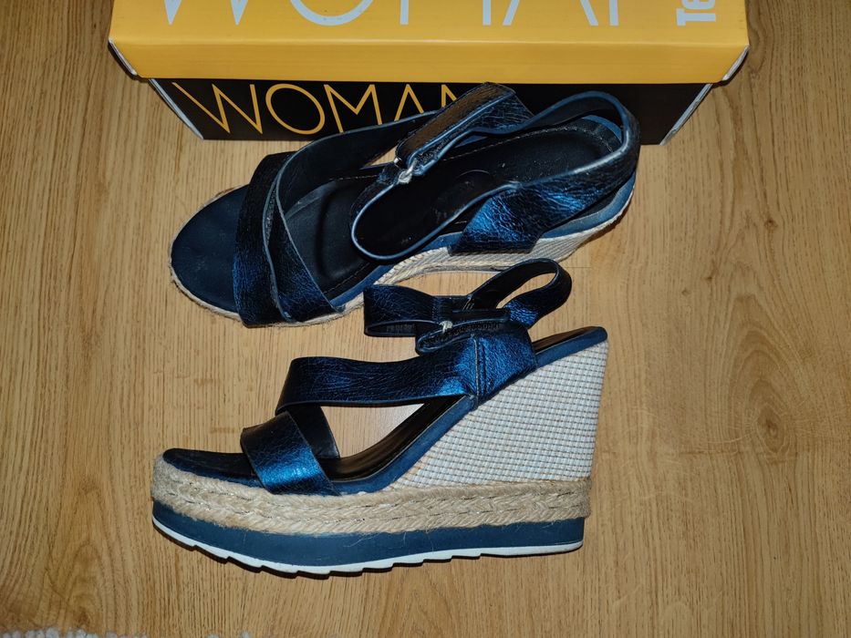 Летни обувки на платформа