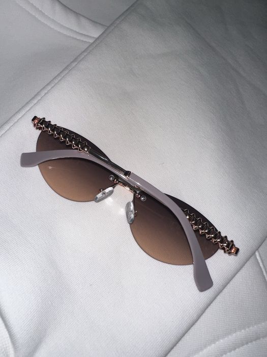 Модерни слънчеви очила